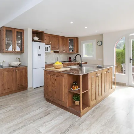Vakantiehuis Lynn By Interhome